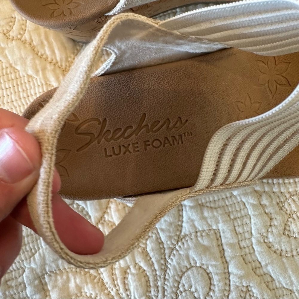 Super cute and comfy wedge sandals, size 8.5 - Picture 6 of 7